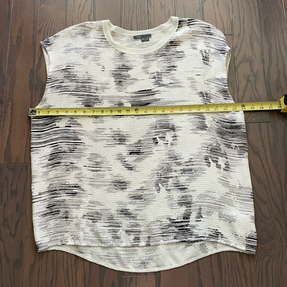 VINCE SILK BLOUSE SIZE MEDIUM - Picture 10 of 10